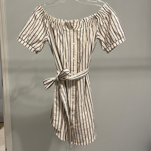 Honey Punch Blue and Red‎ striped off the shoulder dress size Small pre-owned